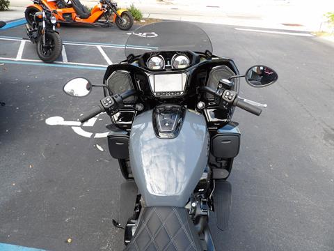 2024 Indian Motorcycle Pursuit® Dark Horse® with PowerBand Audio Package in Fort Lauderdale, Florida - Photo 10