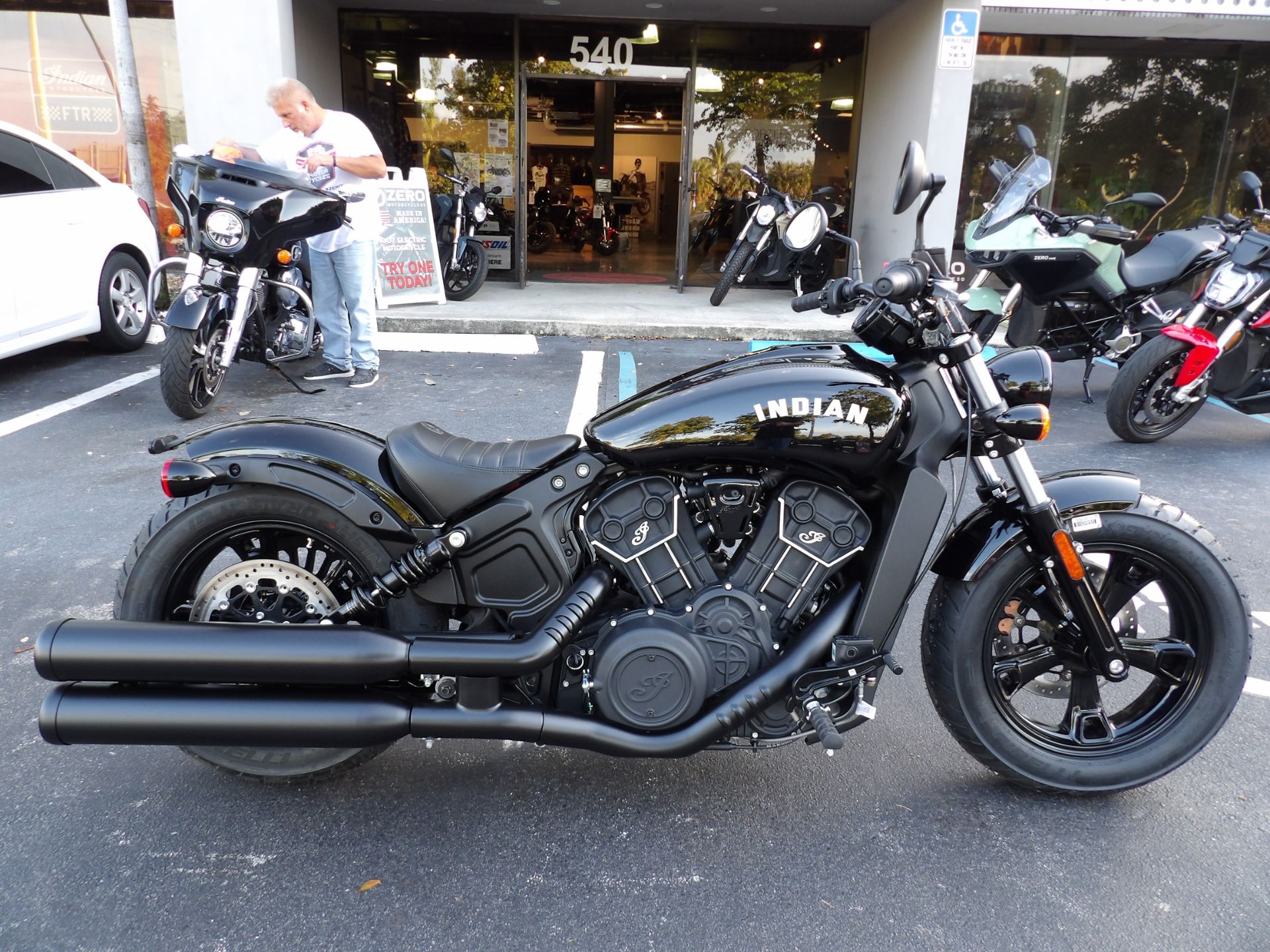 2024 Indian Motorcycle Scout® Bobber Sixty in Fort Lauderdale, Florida - Photo 2