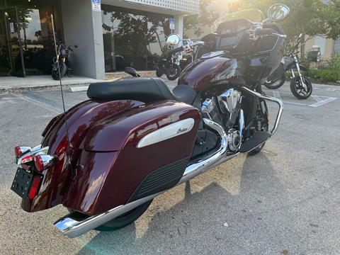 2022 Indian Motorcycle Challenger® Limited in Fort Lauderdale, Florida - Photo 3