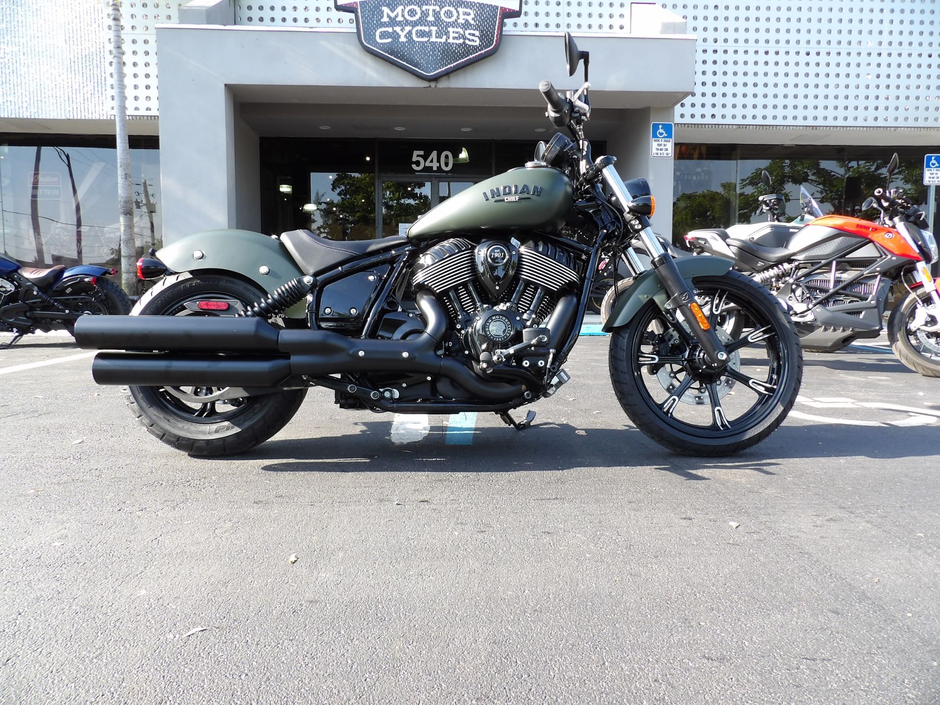 2023 Indian Motorcycle Chief Dark Horse® in Fort Lauderdale, Florida - Photo 2