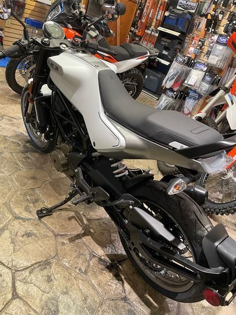 2023 Husqvarna Vitpilen 401 in Troy, New York - Photo 8