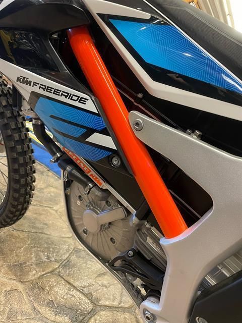 2023 KTM Freeride E-XC in Troy, New York - Photo 9