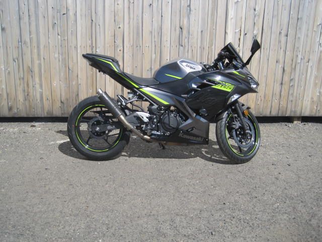 2021 Kawasaki Ninja 400 ABS in Metuchen, New Jersey - Photo 1