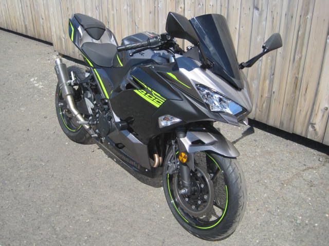 2021 Kawasaki Ninja 400 ABS in Metuchen, New Jersey - Photo 5