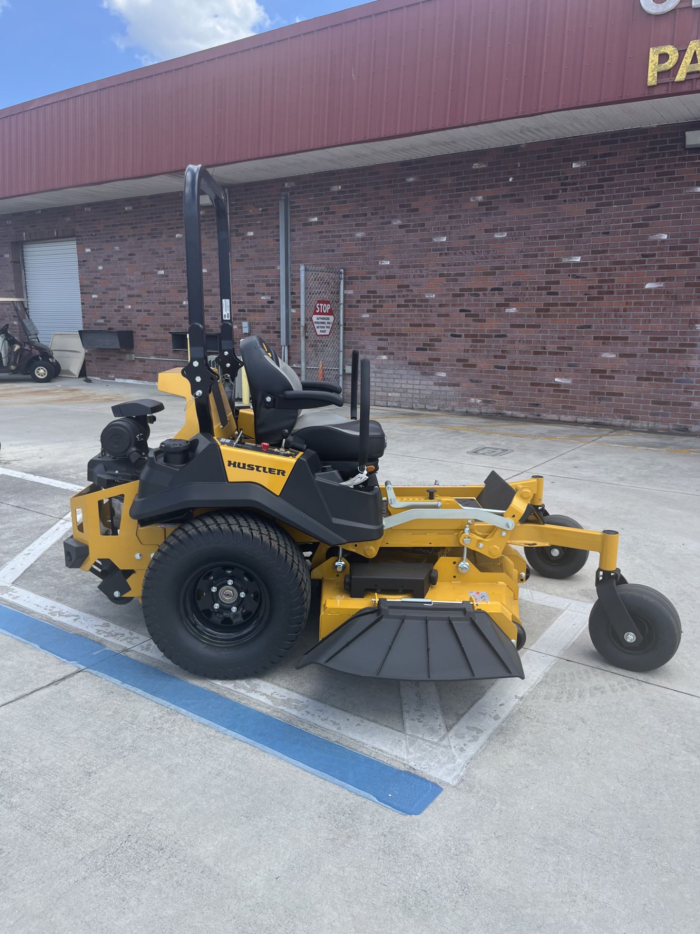 2023 Hustler Turf Equipment Super Z 60 in. Kawasaki FX1000 EFI 38.5 hp in Okeechobee, Florida - Photo 5