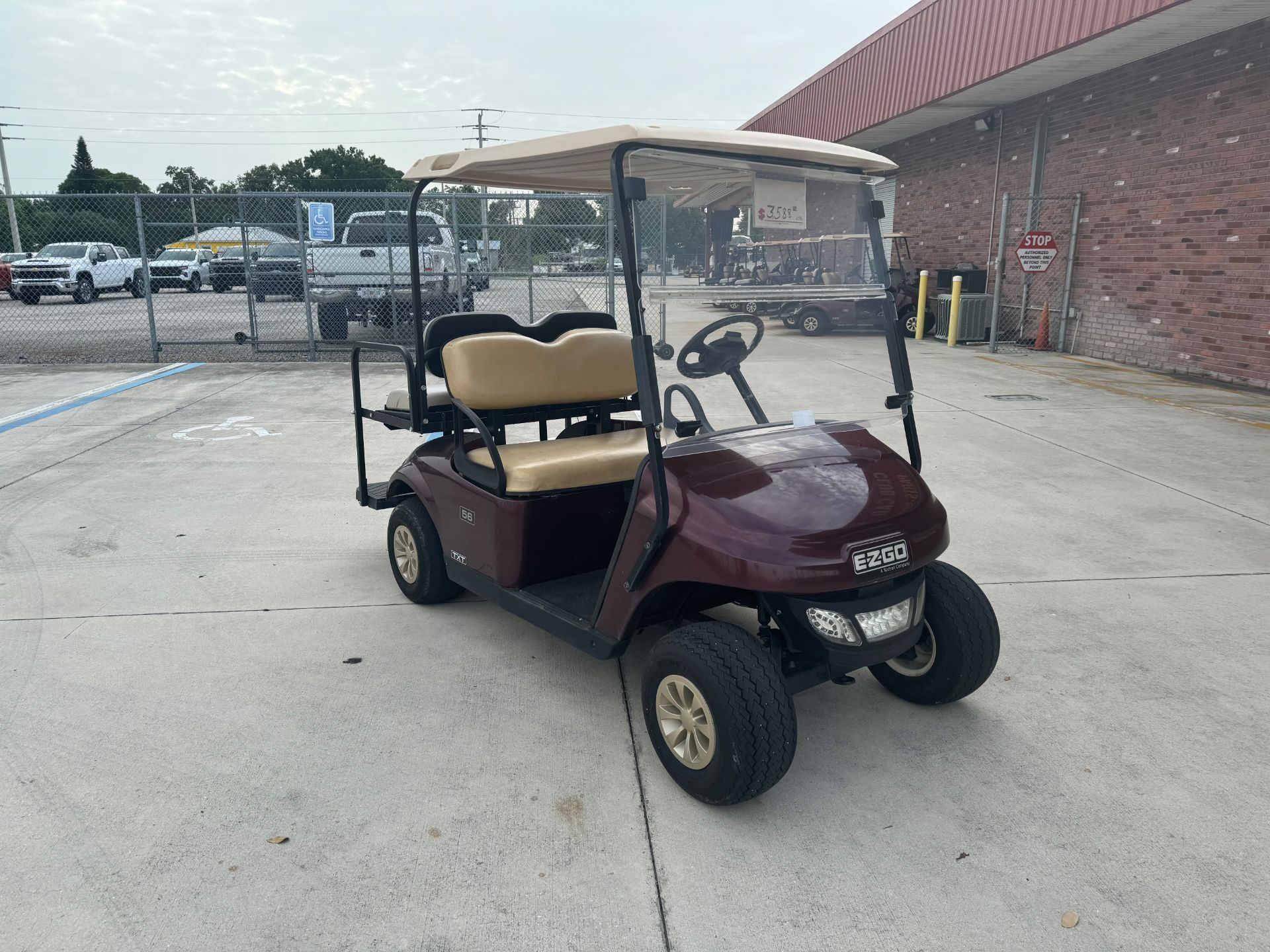 2018 E-Z-GO TXT 48 in Okeechobee, Florida - Photo 6