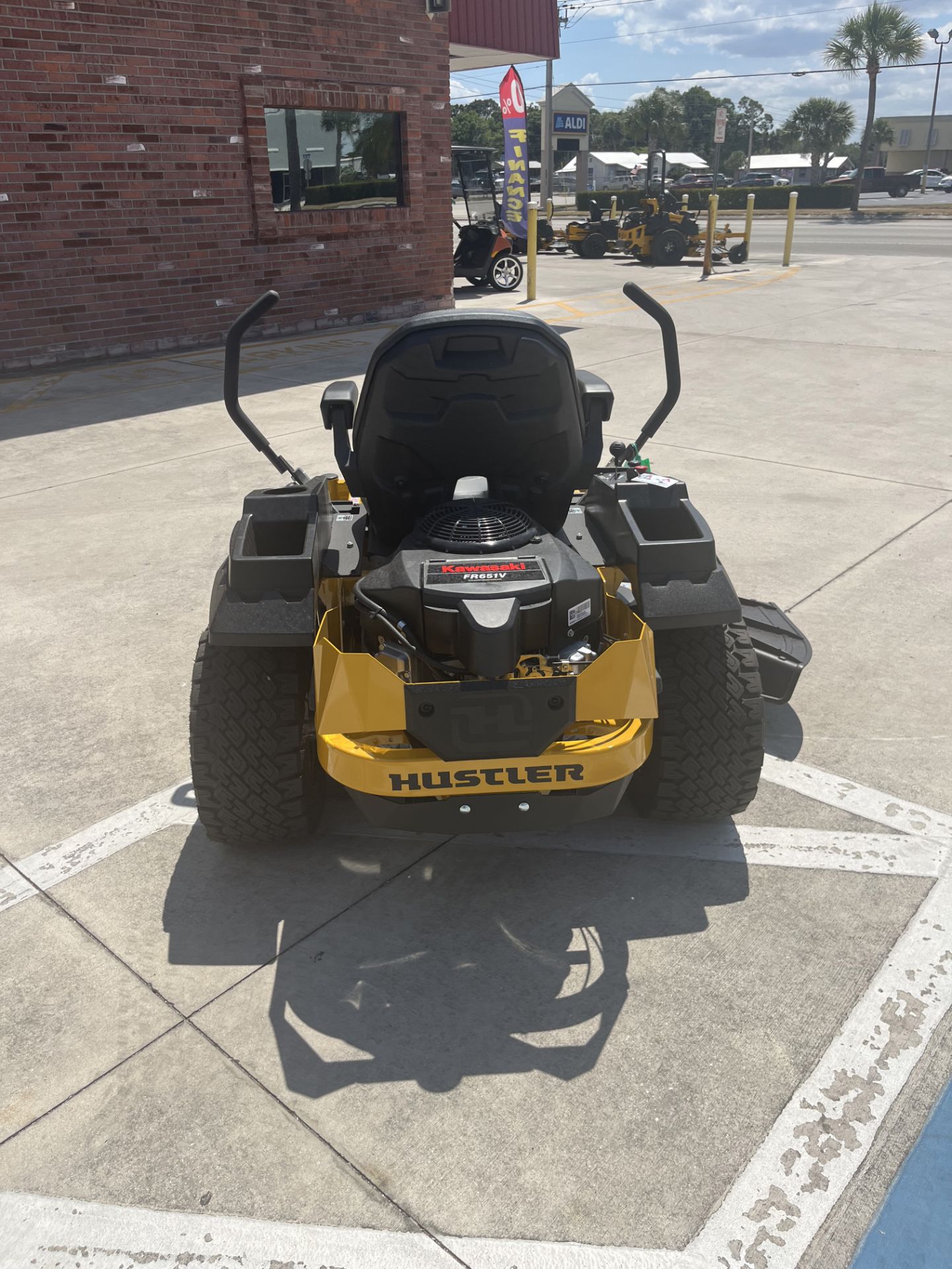 2023 Hustler Turf Equipment Raptor XD 48 in. Kawasaki FR651 21.5 hp in Okeechobee, Florida - Photo 4