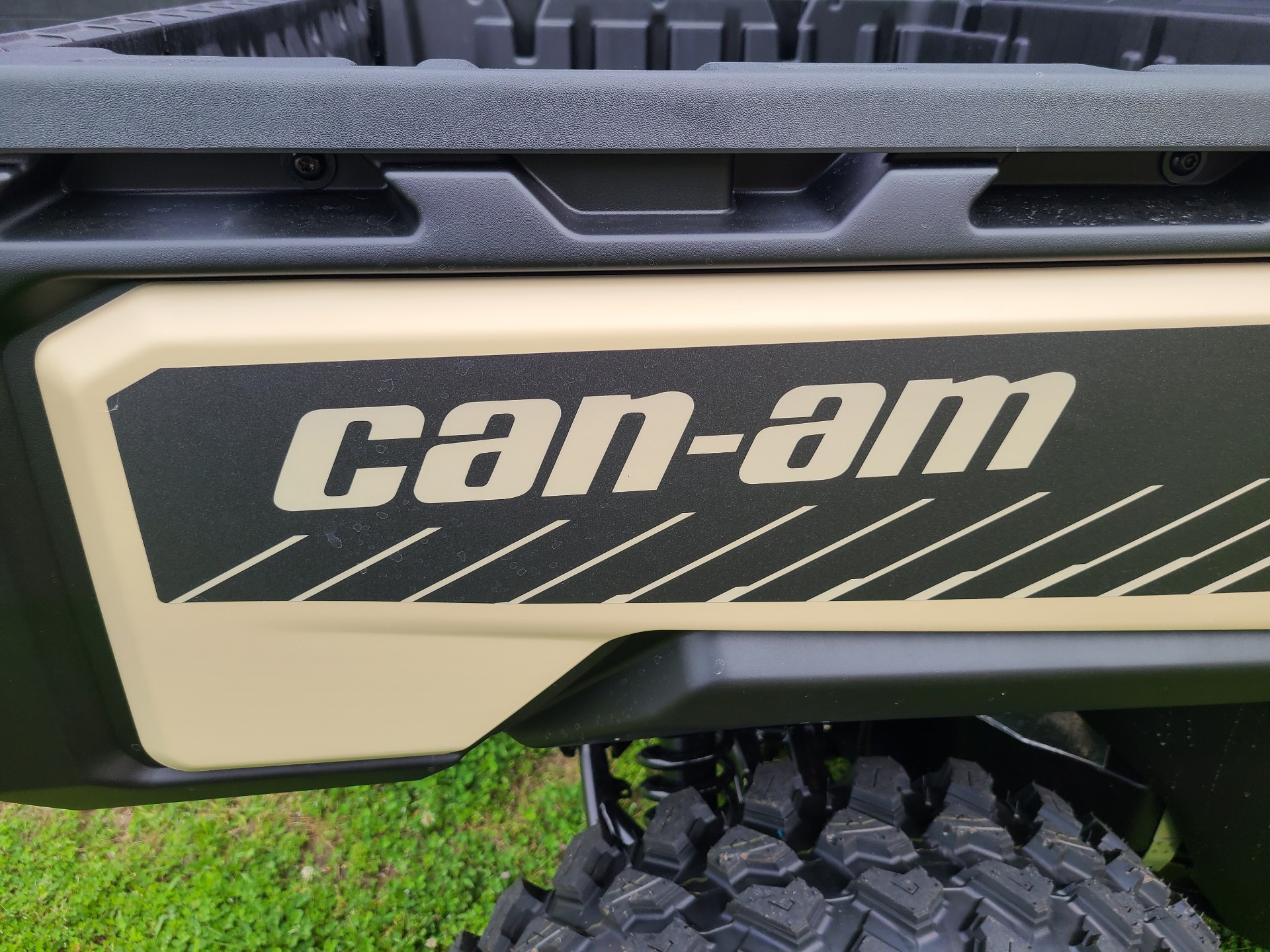 2024 Can-Am Defender MAX Limited in West Monroe, Louisiana - Photo 4