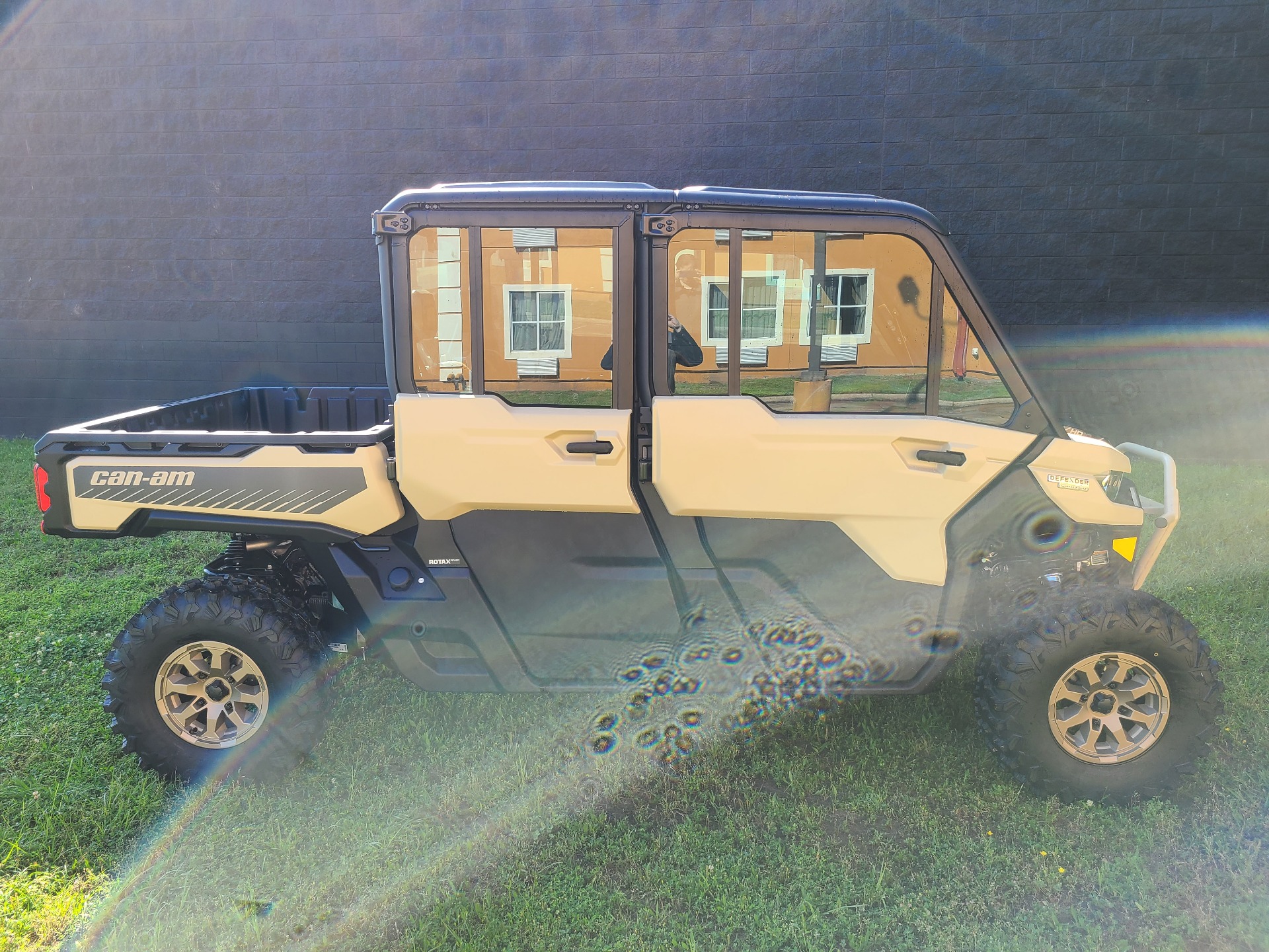 2024 Can-Am Defender MAX Limited in West Monroe, Louisiana - Photo 1