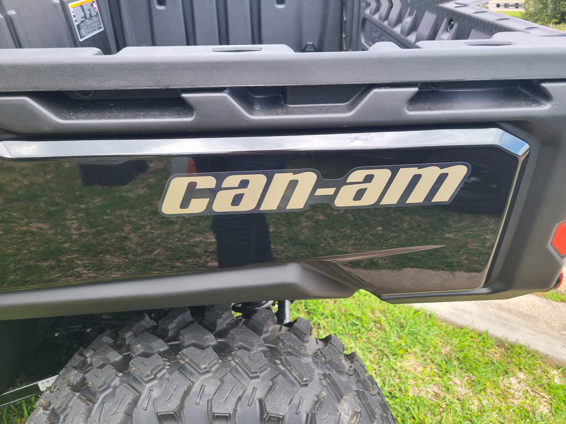 2024 Can-Am Defender MAX Lone Star CAB in West Monroe, Louisiana - Photo 4