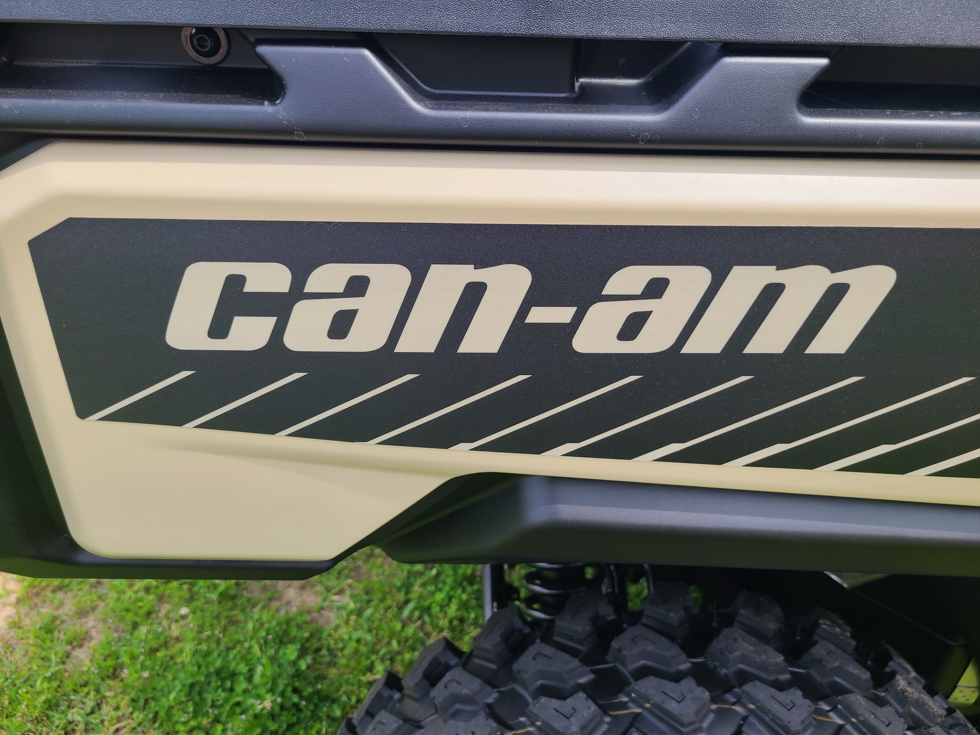 2024 Can-Am Defender Limited in West Monroe, Louisiana - Photo 6