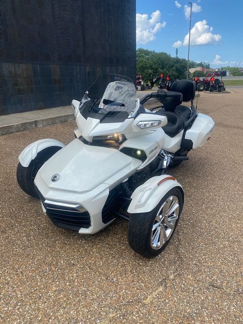 2016 Can-Am Spyder F3 Limited in West Monroe, Louisiana - Photo 2