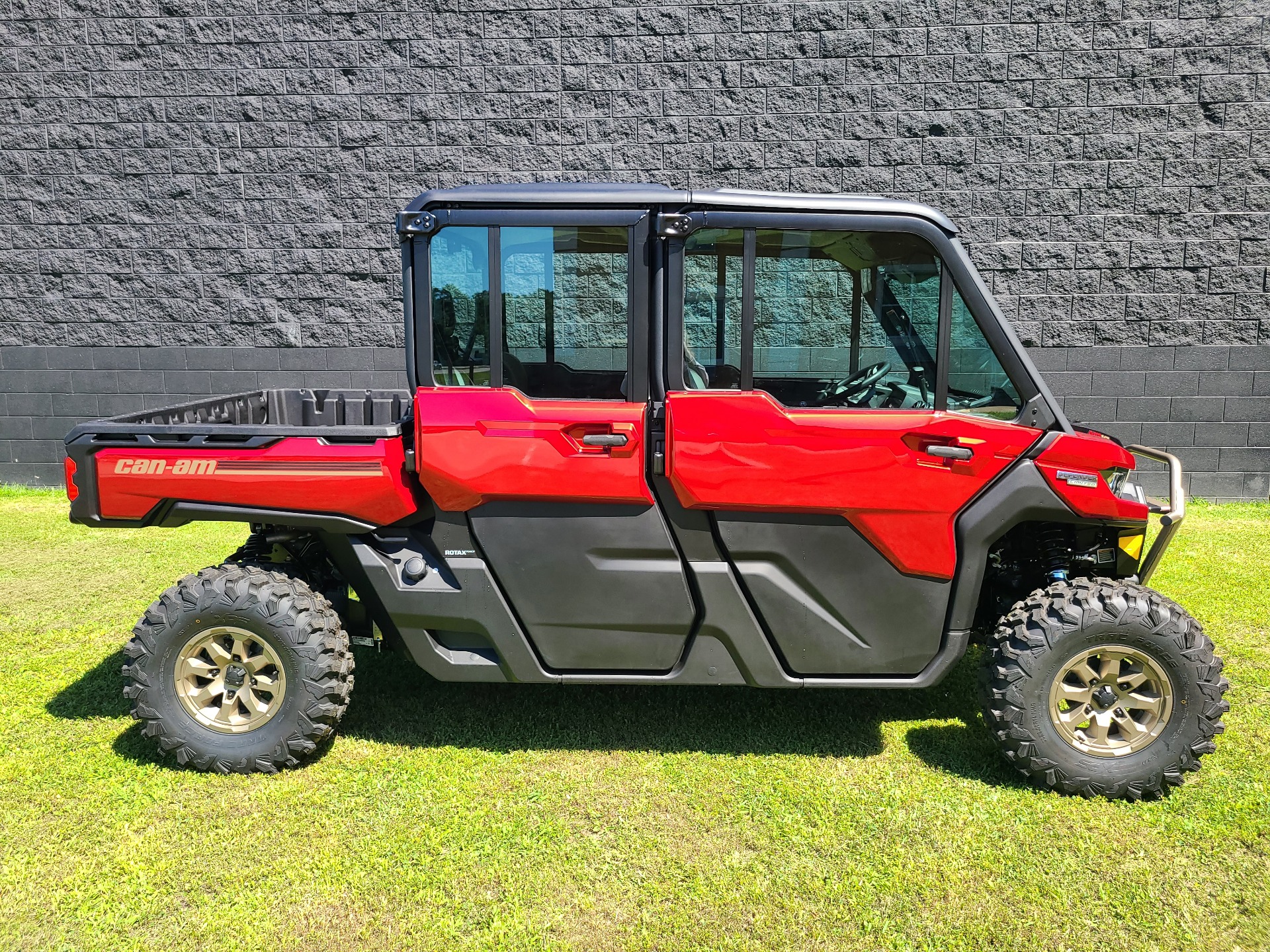 2024 Can-Am Defender MAX Limited in West Monroe, Louisiana - Photo 1