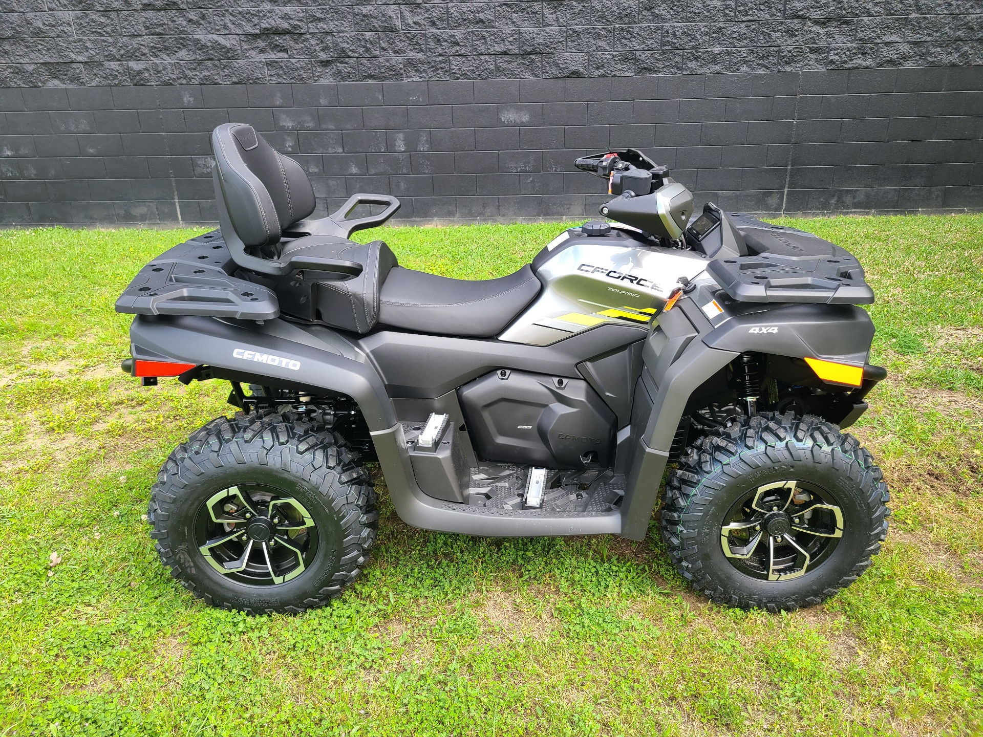 2024 CFMOTO CForce 600 Touring in West Monroe, Louisiana - Photo 1