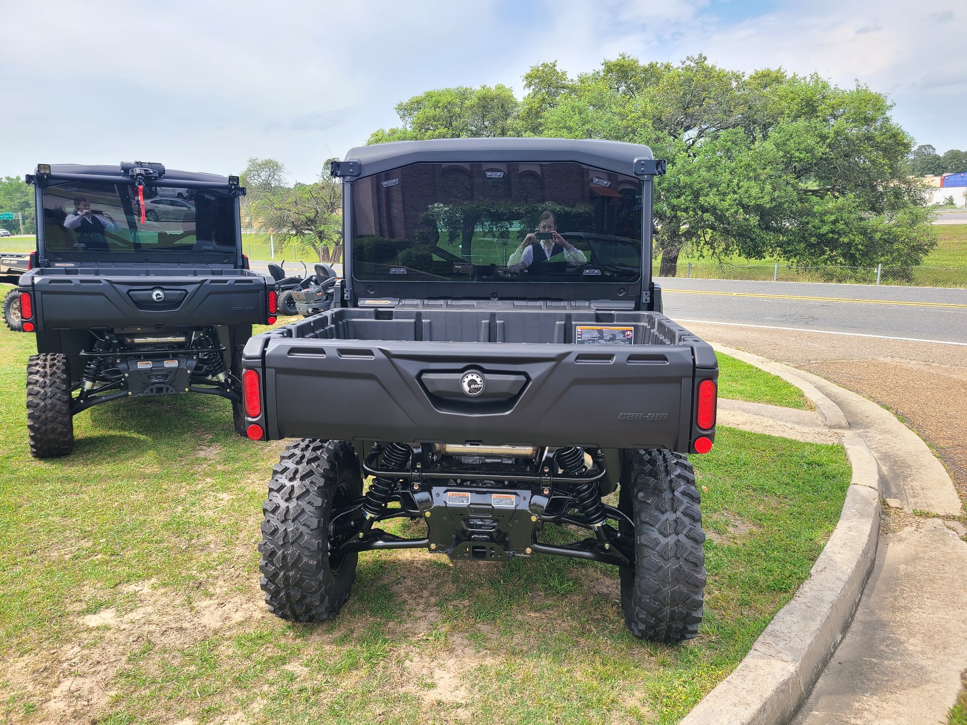 2024 Can-Am Defender MAX Limited in West Monroe, Louisiana - Photo 3