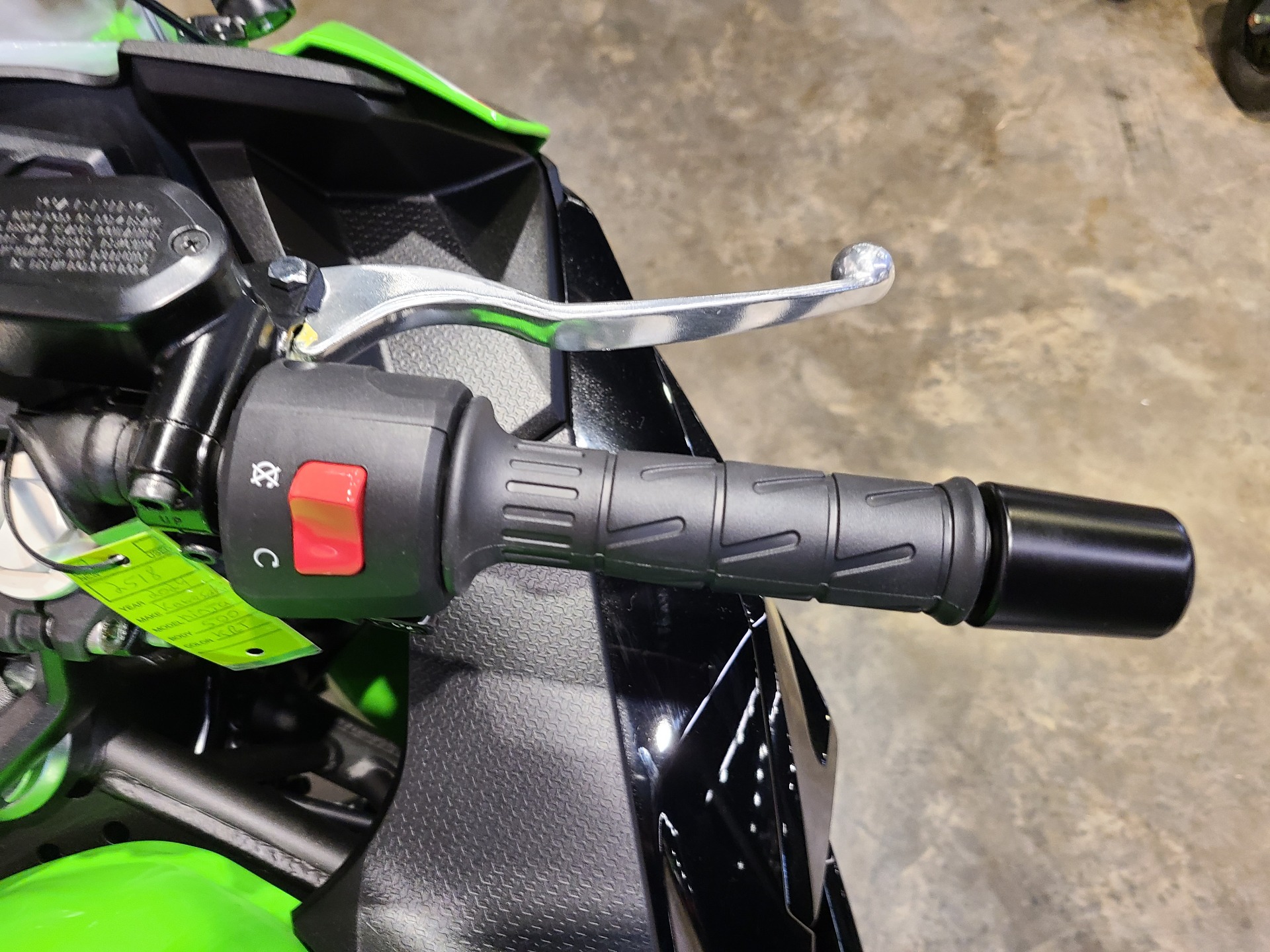 2024 Kawasaki Ninja 500 KRT Edition in West Monroe, Louisiana - Photo 11
