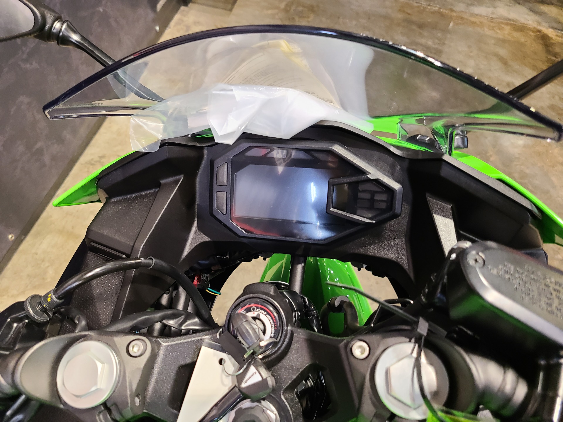 2024 Kawasaki Ninja 500 KRT Edition in West Monroe, Louisiana - Photo 12