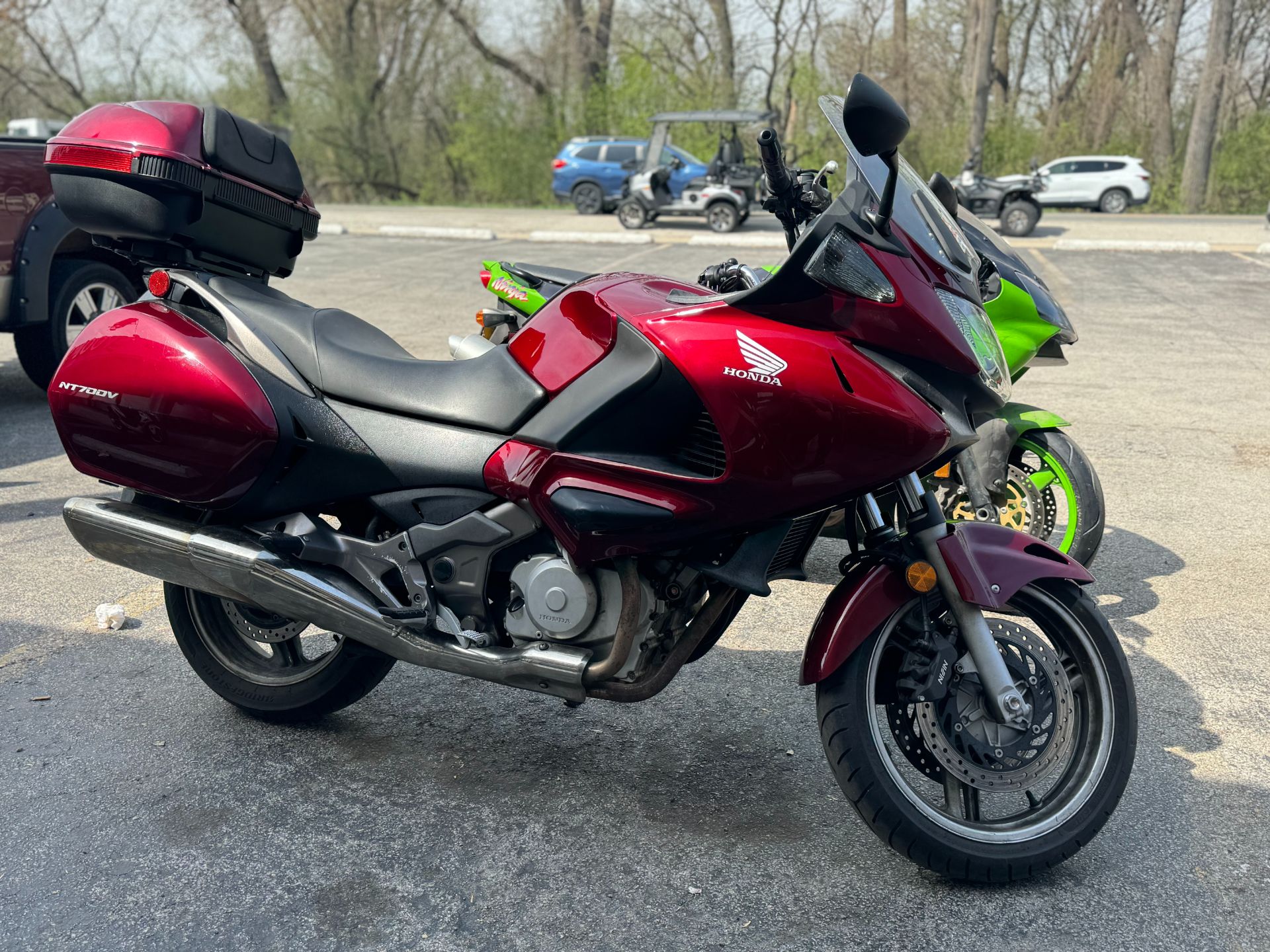 2010 HONDA NT700V in Forest View, Illinois - Photo 2