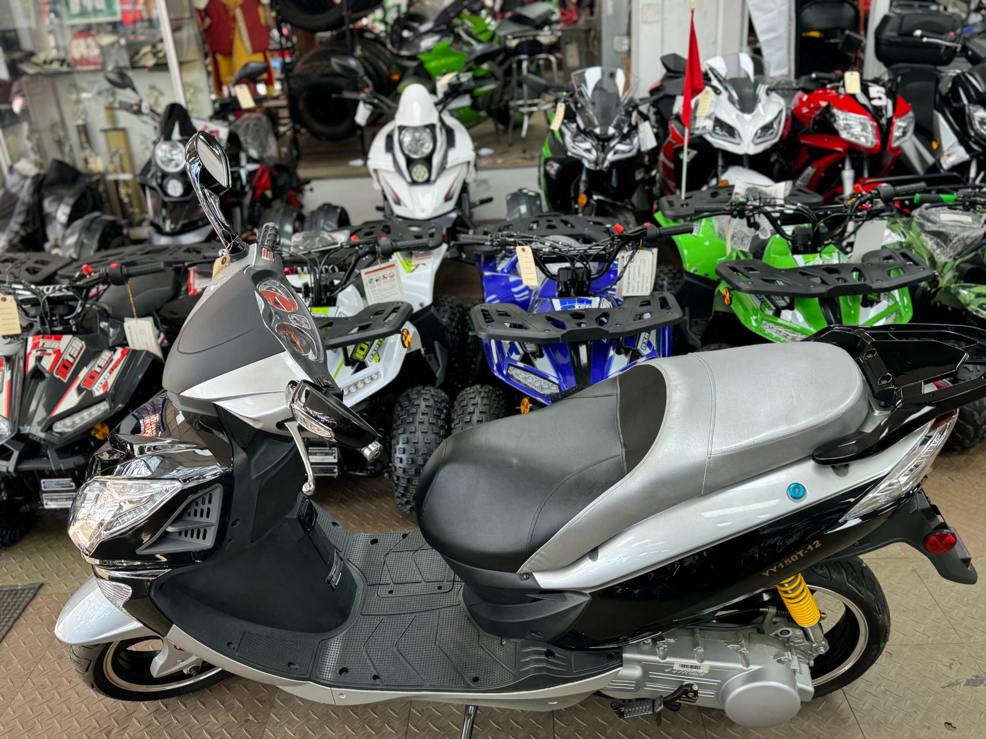 2013 Jonway 150cc in Forest View, Illinois - Photo 2