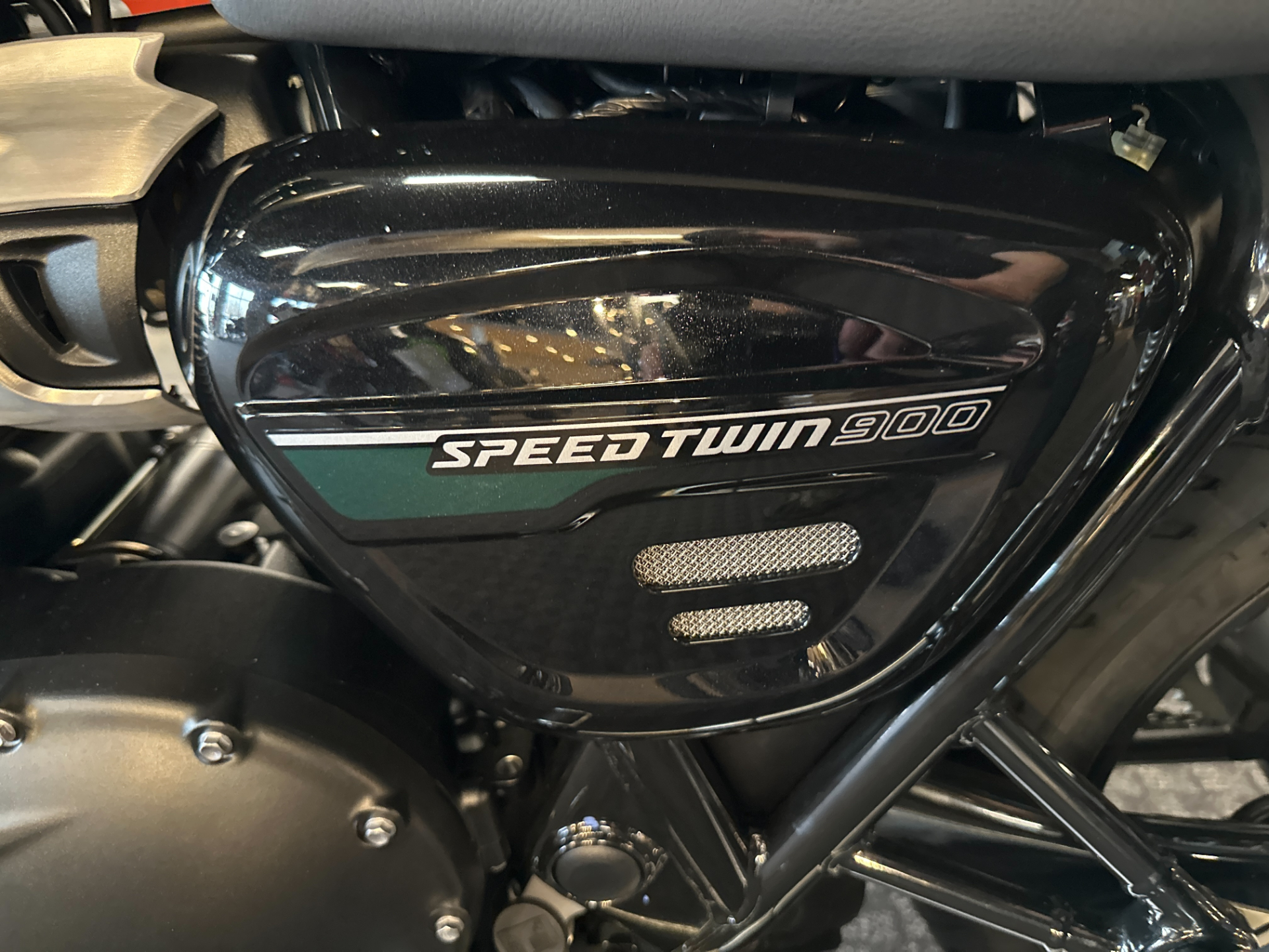 2024 Triumph Speed Twin 900 in Salem, Virginia - Photo 8