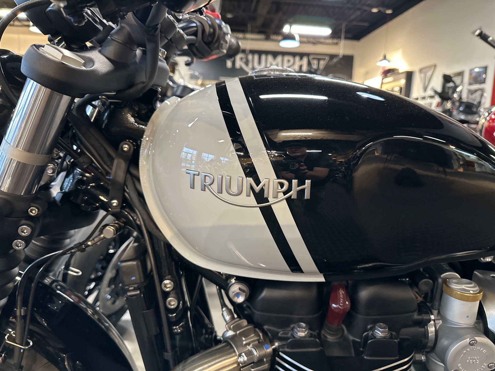 2024 Triumph Bonneville Bobber in Salem, Virginia - Photo 5