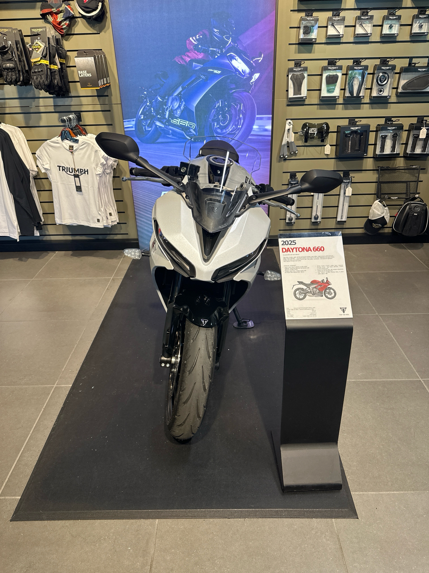 2025 Triumph Daytona 660 in Salem, Virginia - Photo 3