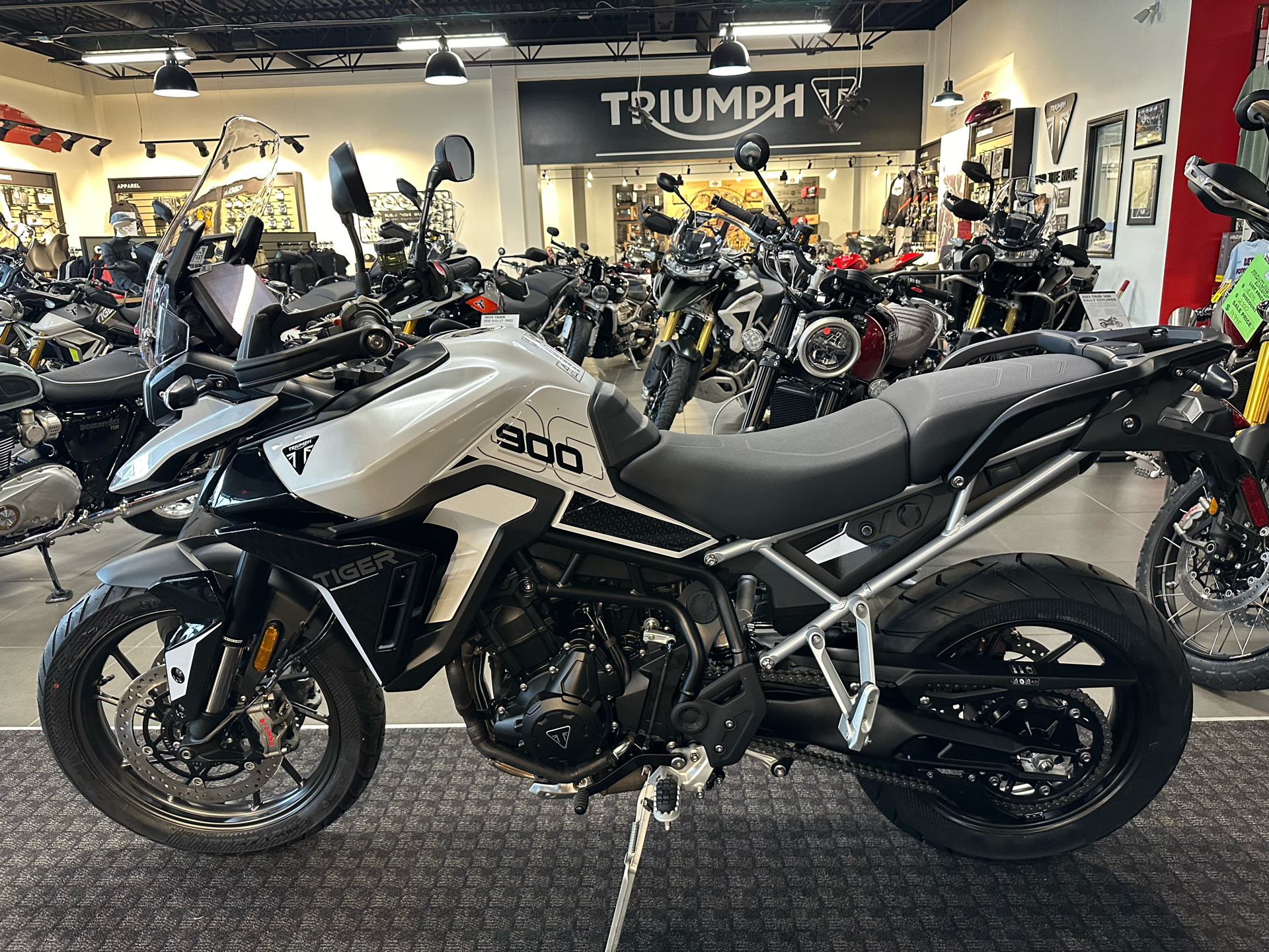 2024 Triumph Tiger 900 GT in Salem, Virginia - Photo 2