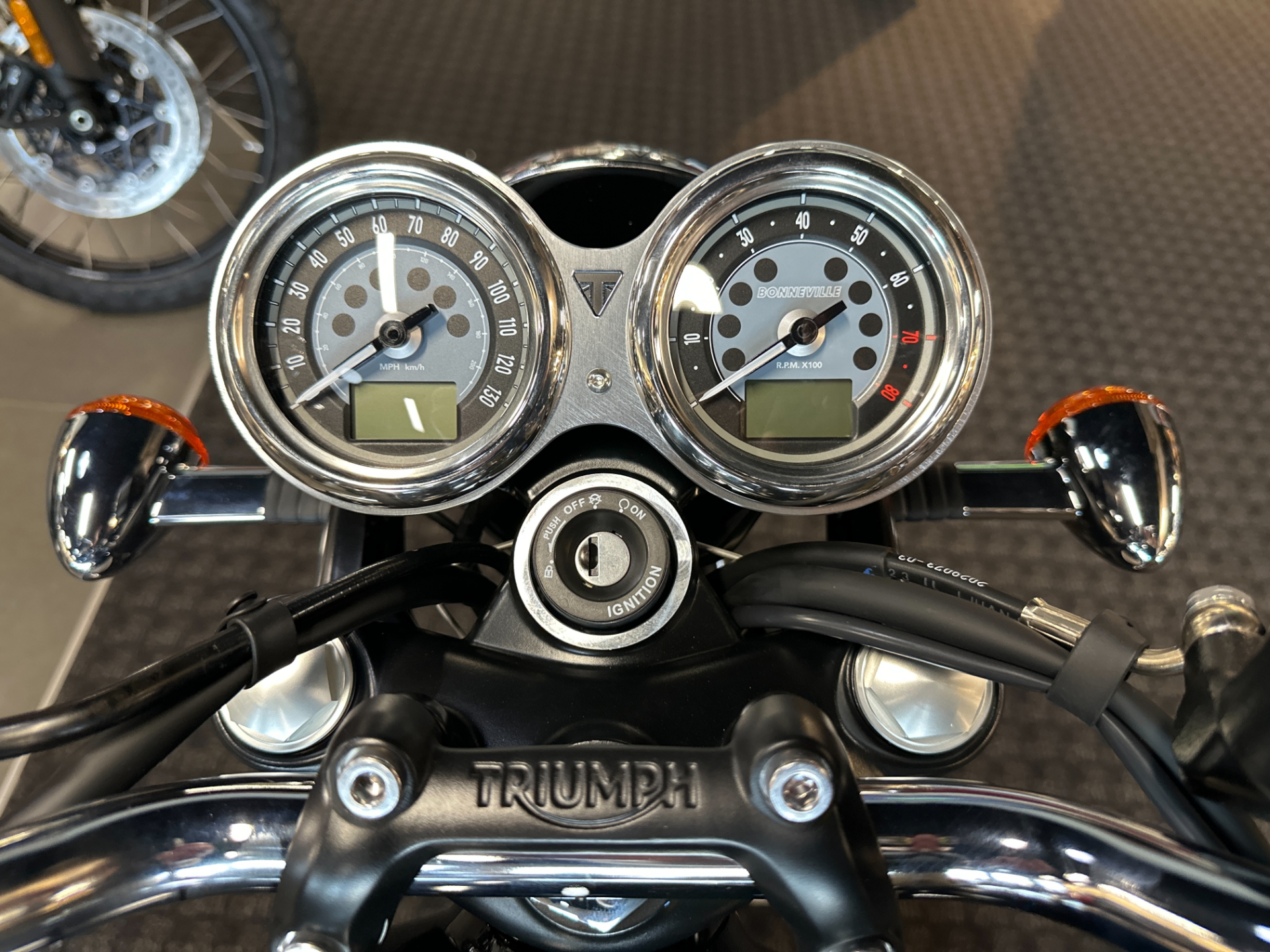 2024 Triumph Bonneville T120 in Salem, Virginia - Photo 10