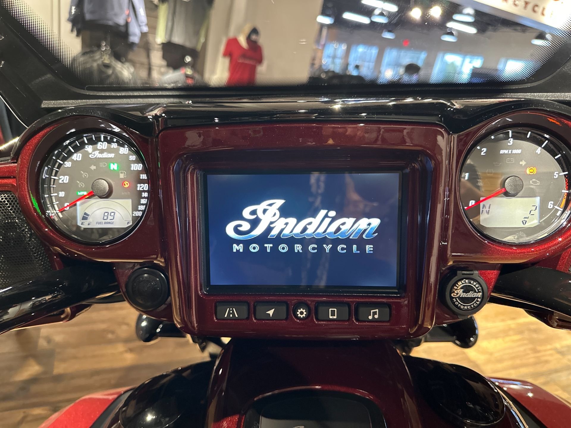 2024 Indian Motorcycle Roadmaster® Dark Horse® in Salem, Virginia - Photo 9