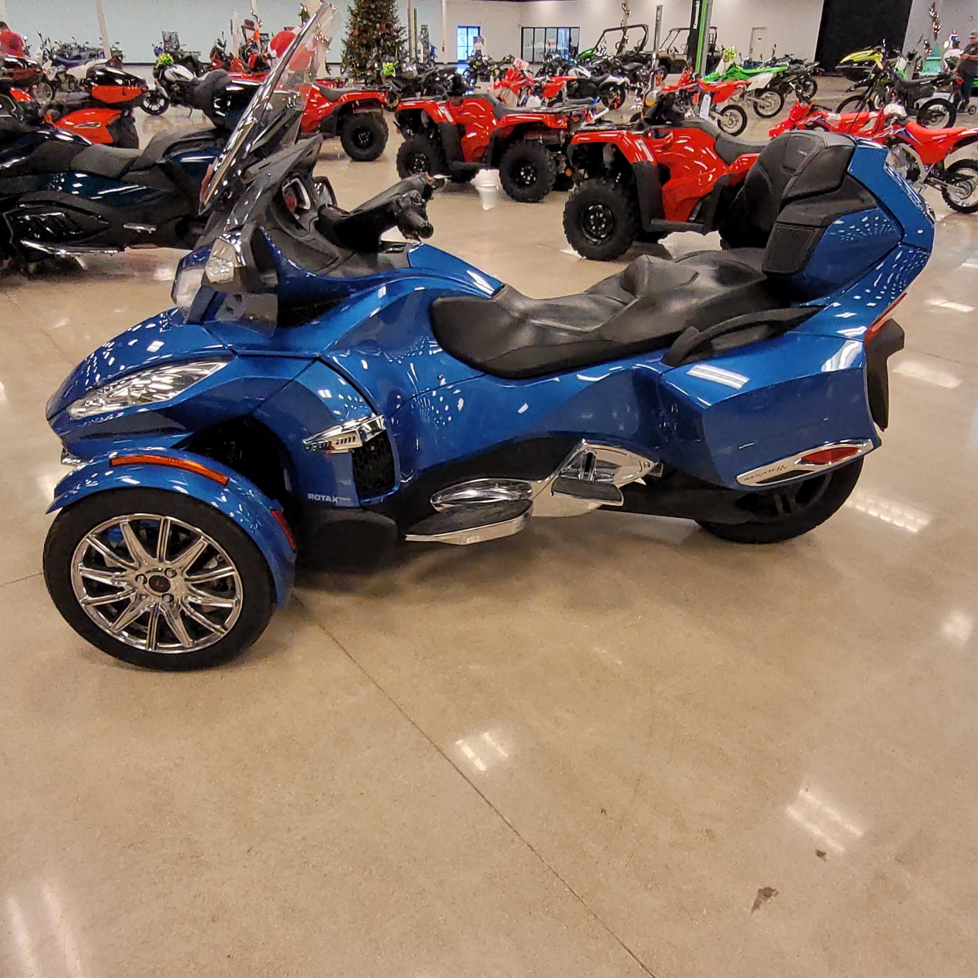2018 Can-Am Spyder RT Limited in Middletown, Ohio - Photo 2