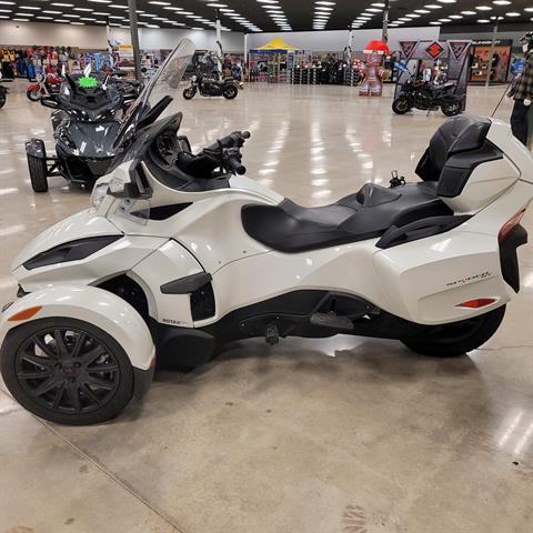 2018 Can-Am Spyder RT SE6 in Middletown, Ohio - Photo 2