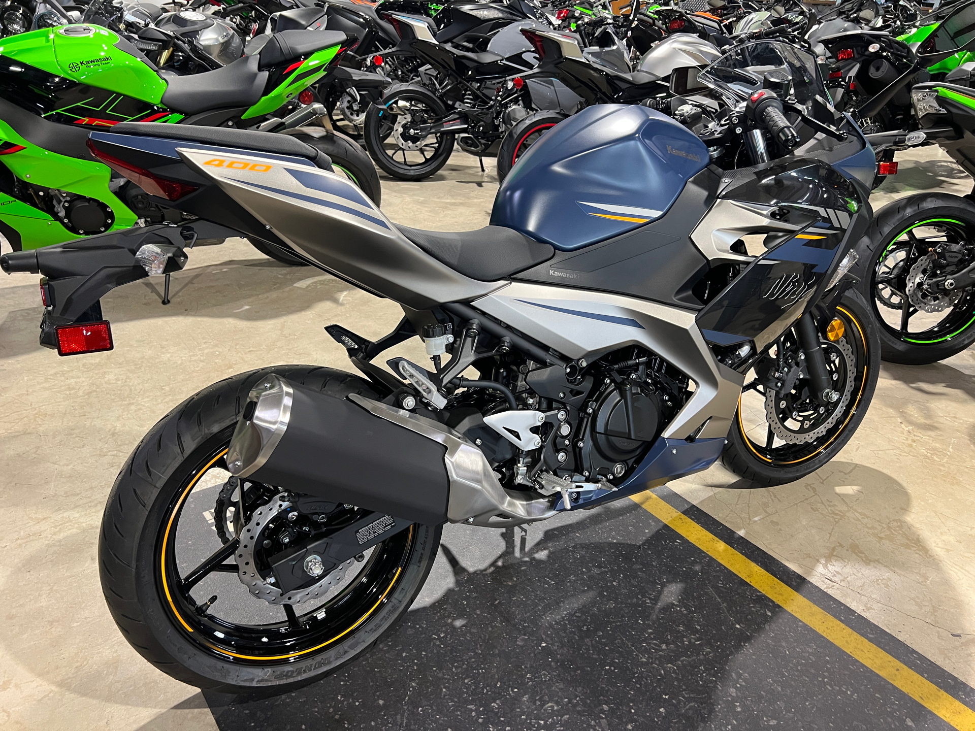 2023 Kawasaki Ninja 400 in La Marque, Texas - Photo 3