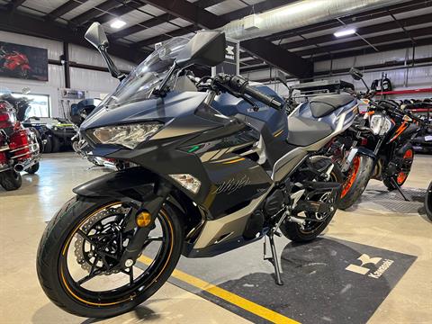 2023 Kawasaki Ninja 400 in La Marque, Texas - Photo 5