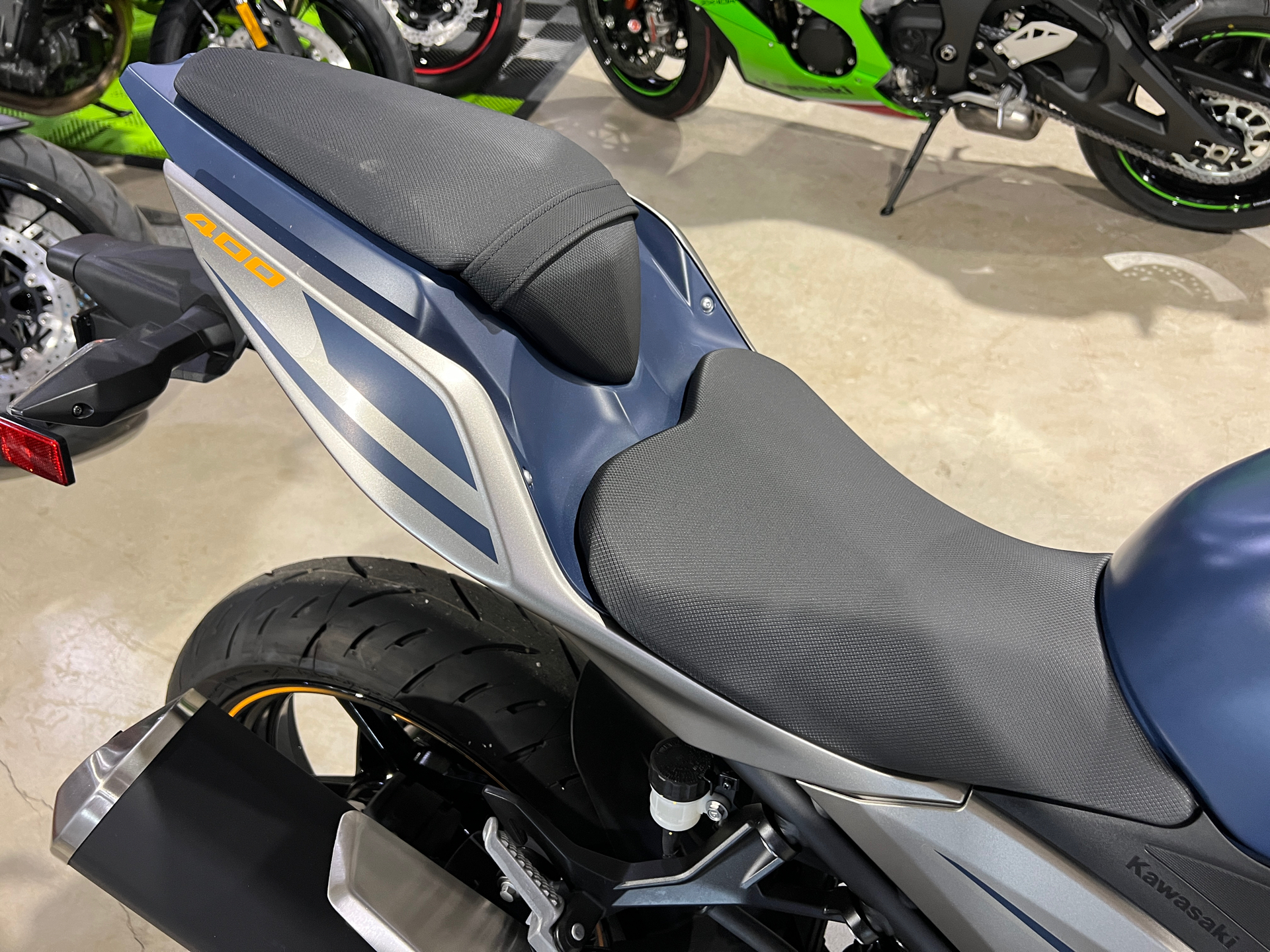 2023 Kawasaki Ninja 400 in La Marque, Texas - Photo 17