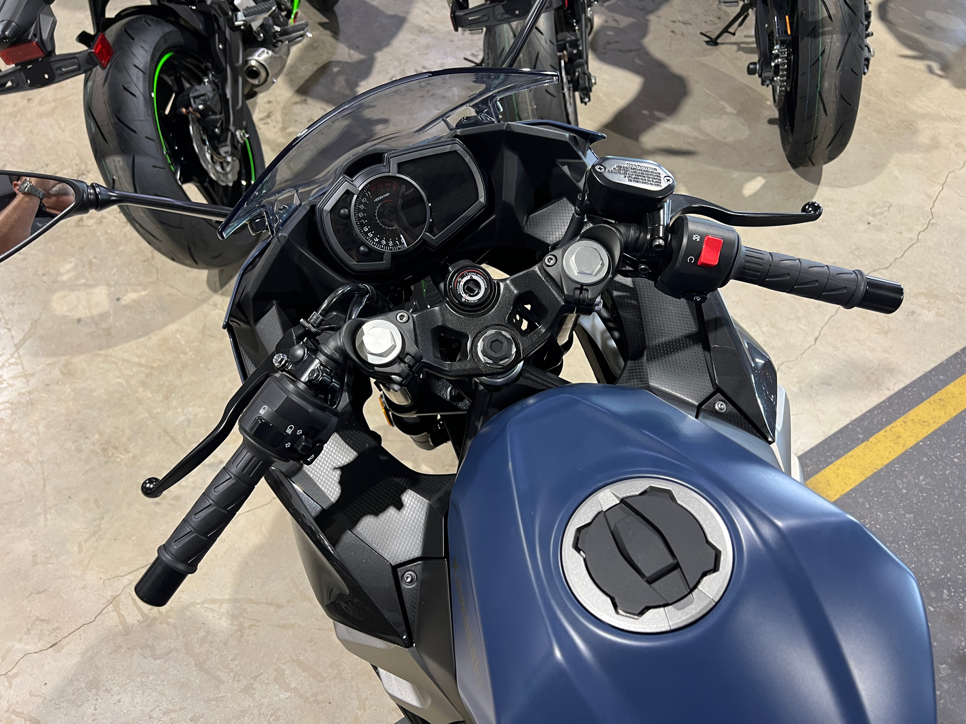 2023 Kawasaki Ninja 400 in La Marque, Texas - Photo 18