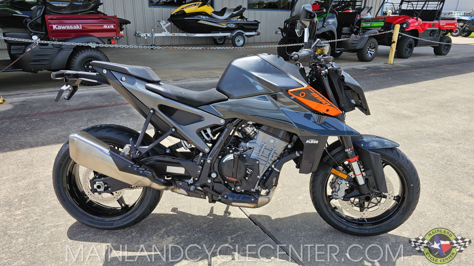 2024 KTM 990 Duke in La Marque, Texas - Photo 2