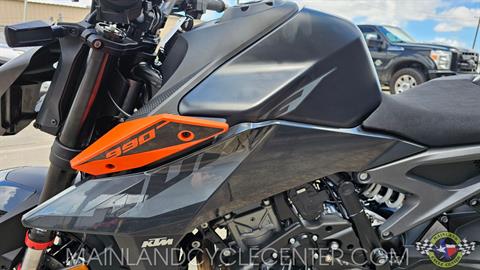 2024 KTM 990 Duke in La Marque, Texas - Photo 18