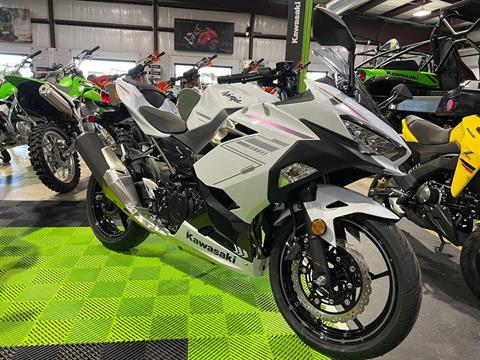 2023 Kawasaki Ninja 400 in La Marque, Texas - Photo 2