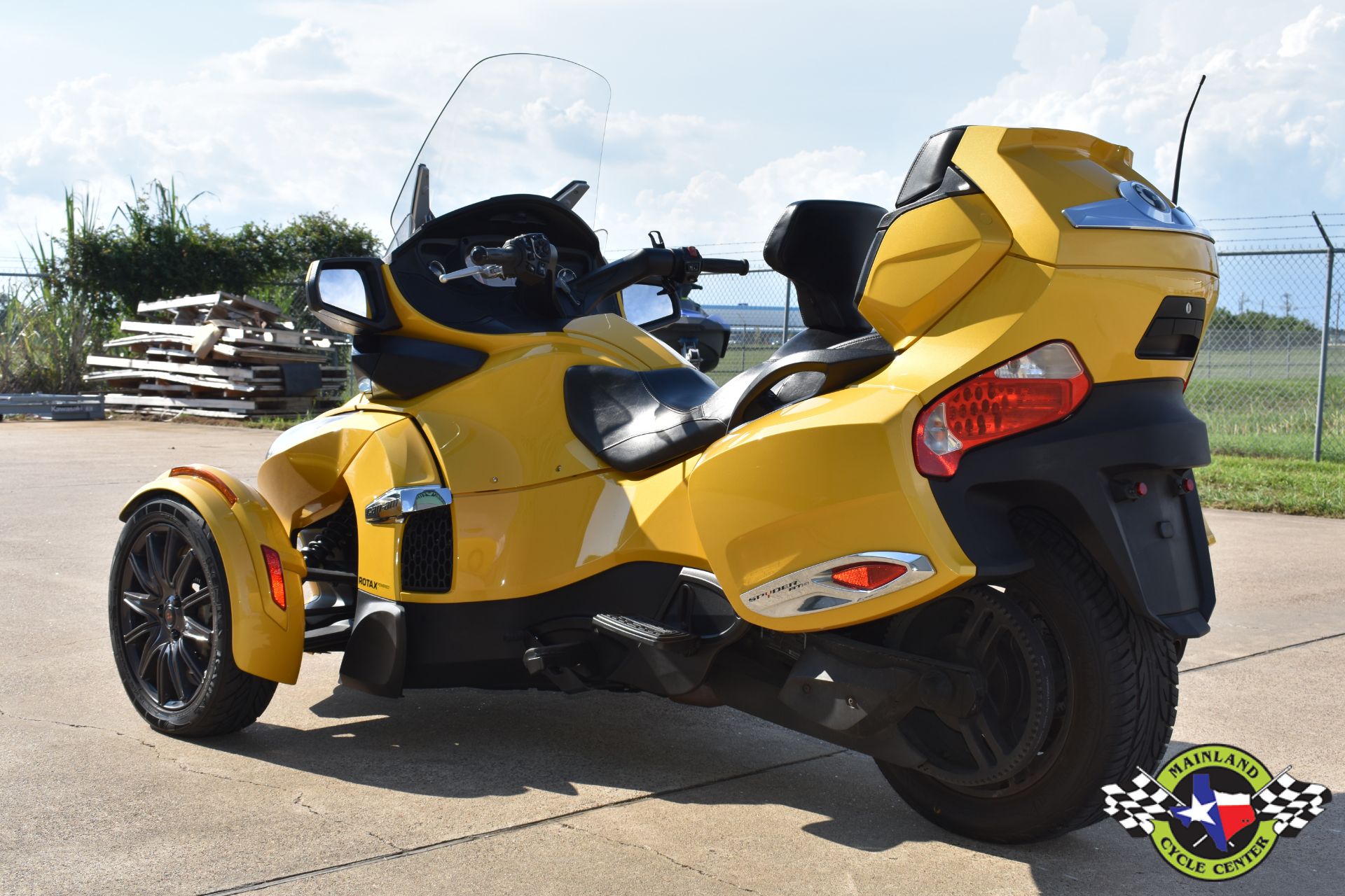 2013 Can-Am Spyder® RT-S SM5 in La Marque, Texas - Photo 6