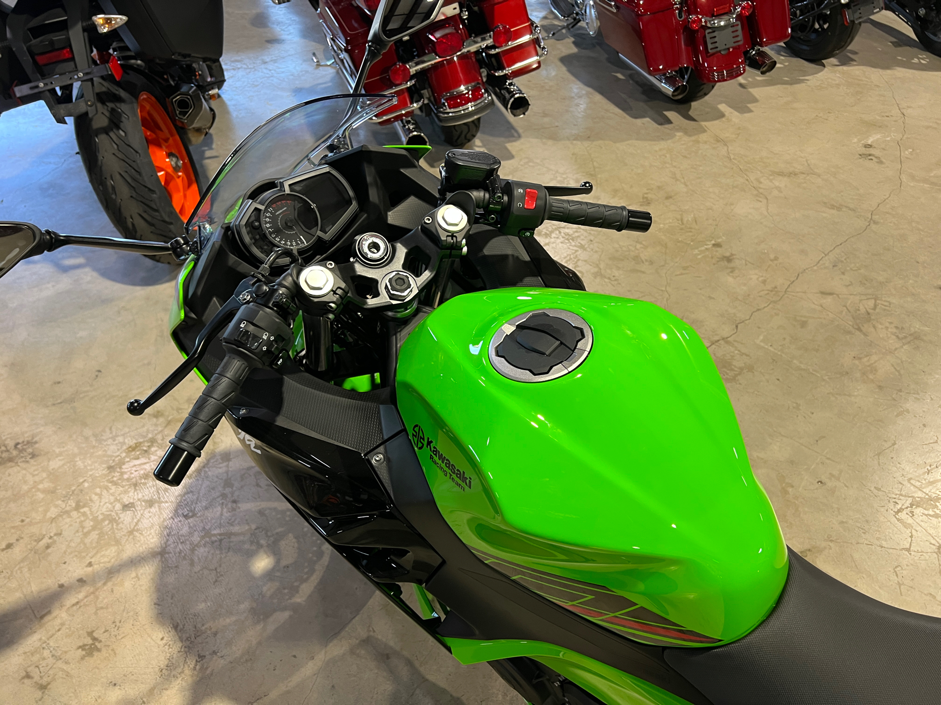 2023 Kawasaki Ninja 400 ABS KRT Edition in La Marque, Texas - Photo 18