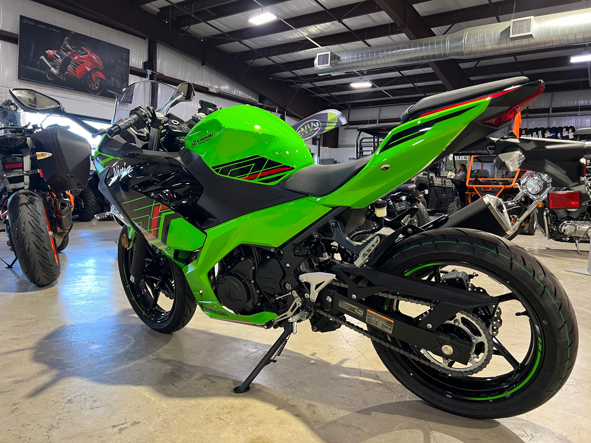 2023 Kawasaki Ninja 400 ABS KRT Edition in La Marque, Texas - Photo 6