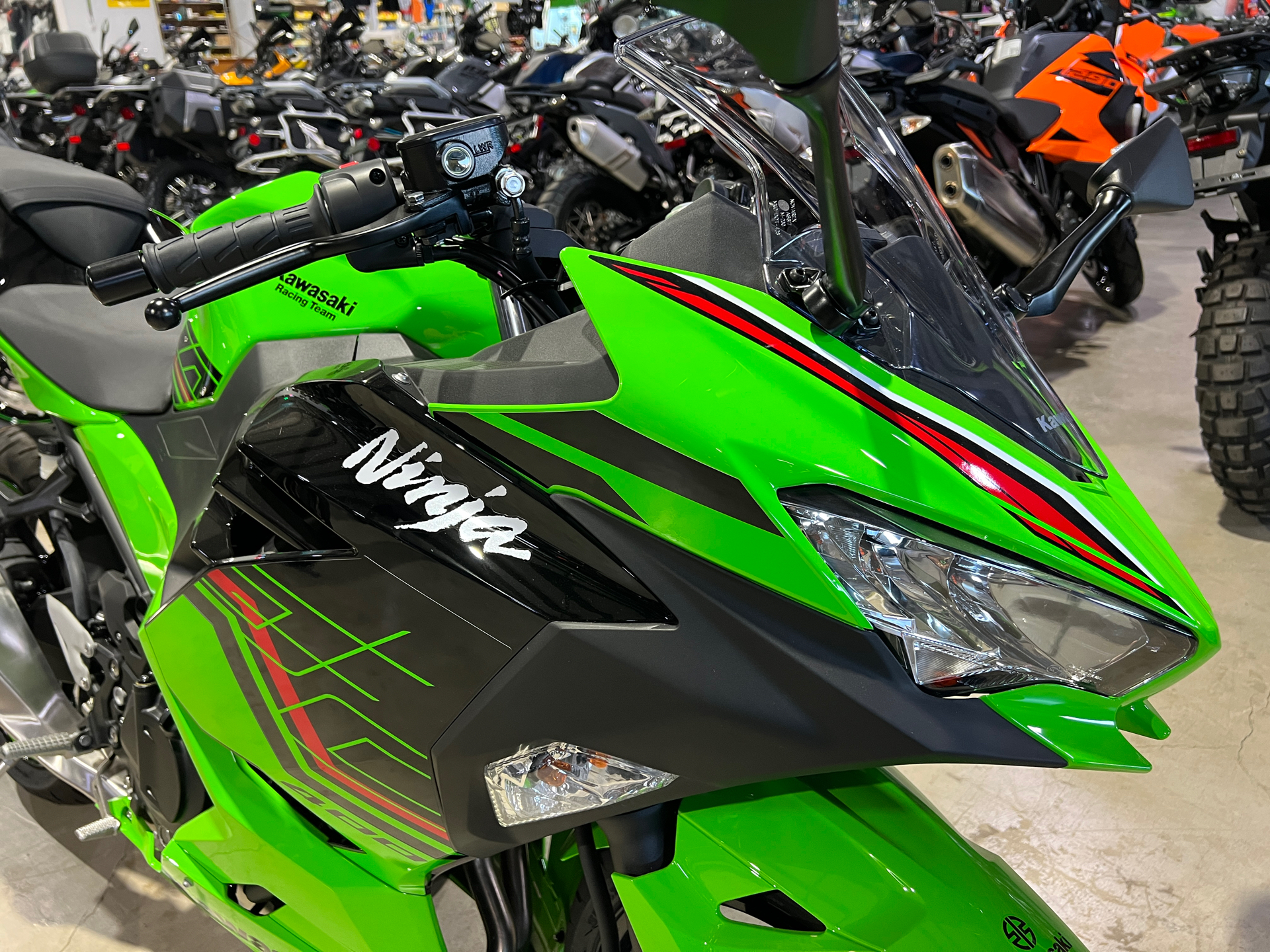 2023 Kawasaki Ninja 400 ABS KRT Edition in La Marque, Texas - Photo 9