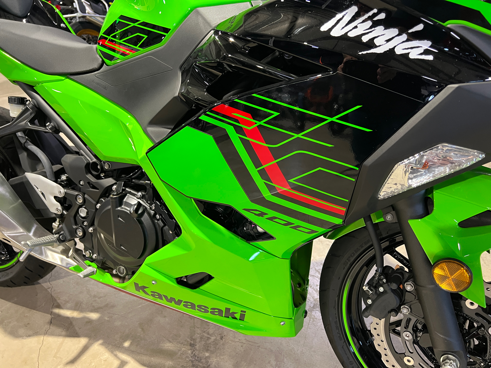 2023 Kawasaki Ninja 400 ABS KRT Edition in La Marque, Texas - Photo 11
