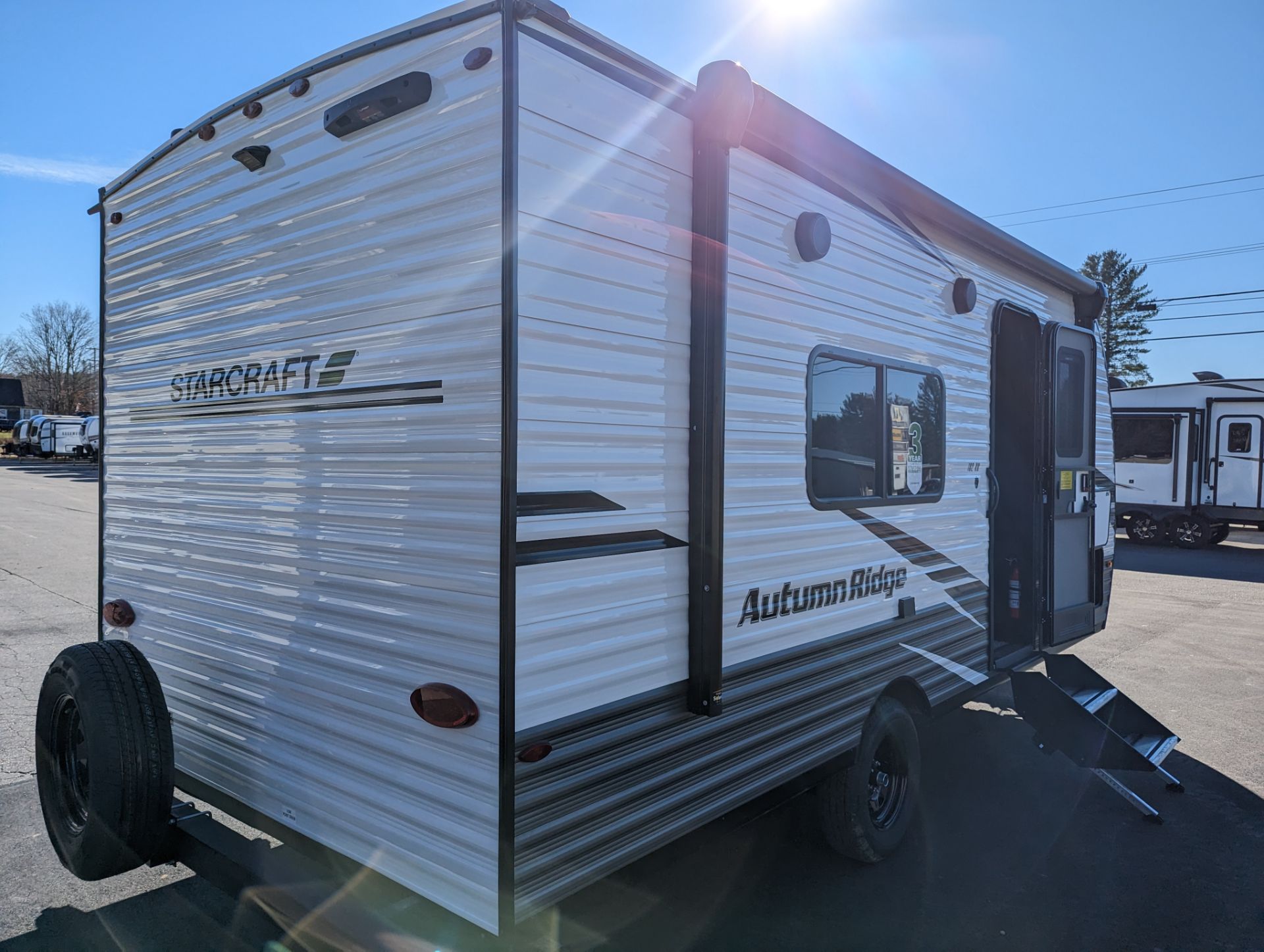 2023 Starcraft 182RB AUTUMN RIDGE TRAVEL TRAILER in Augusta, Maine - Photo 2