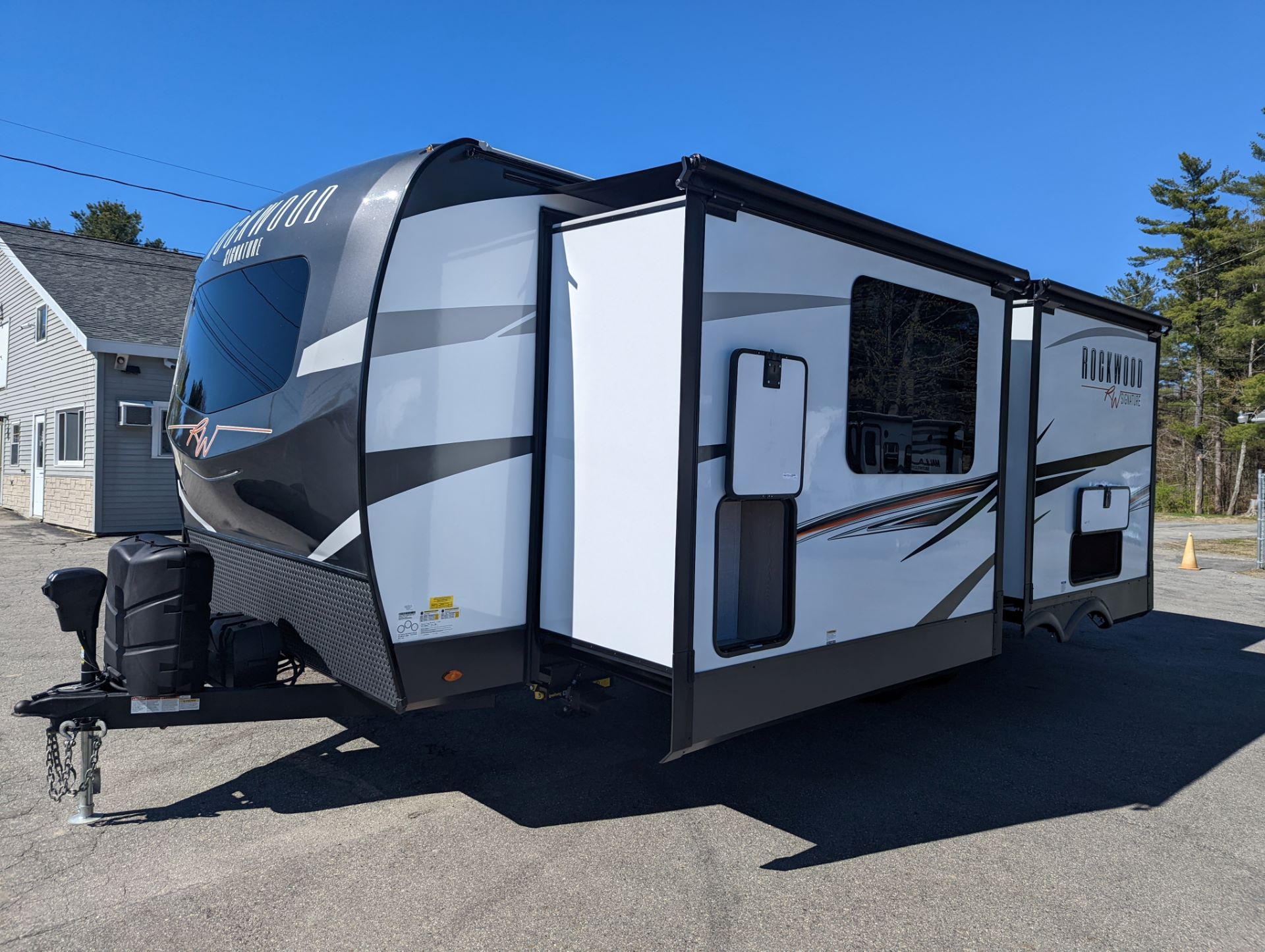 2022 Rockwood Signature Ultra Lite 8263MBR in Augusta, Maine - Photo 5