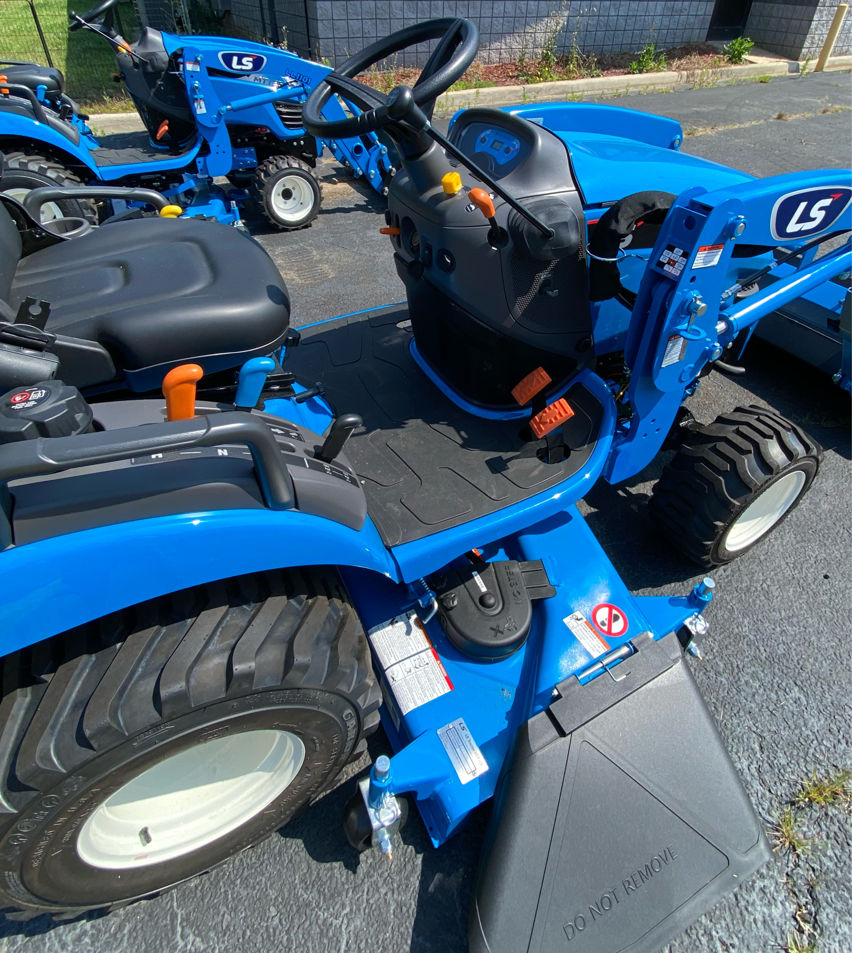2021 LS Tractor MT125 in Lancaster, South Carolina - Photo 6