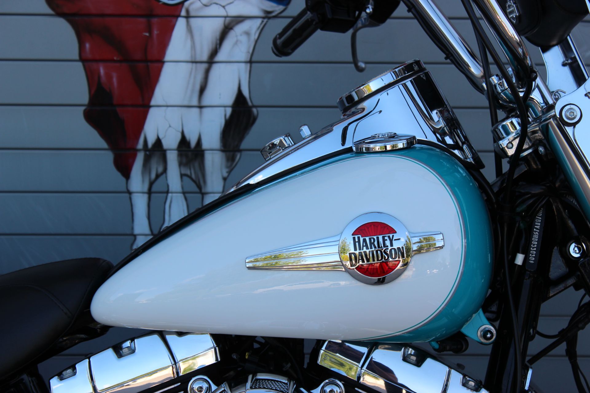 2017 Harley-Davidson Heritage Softail® Classic in Grand Prairie, Texas - Photo 6