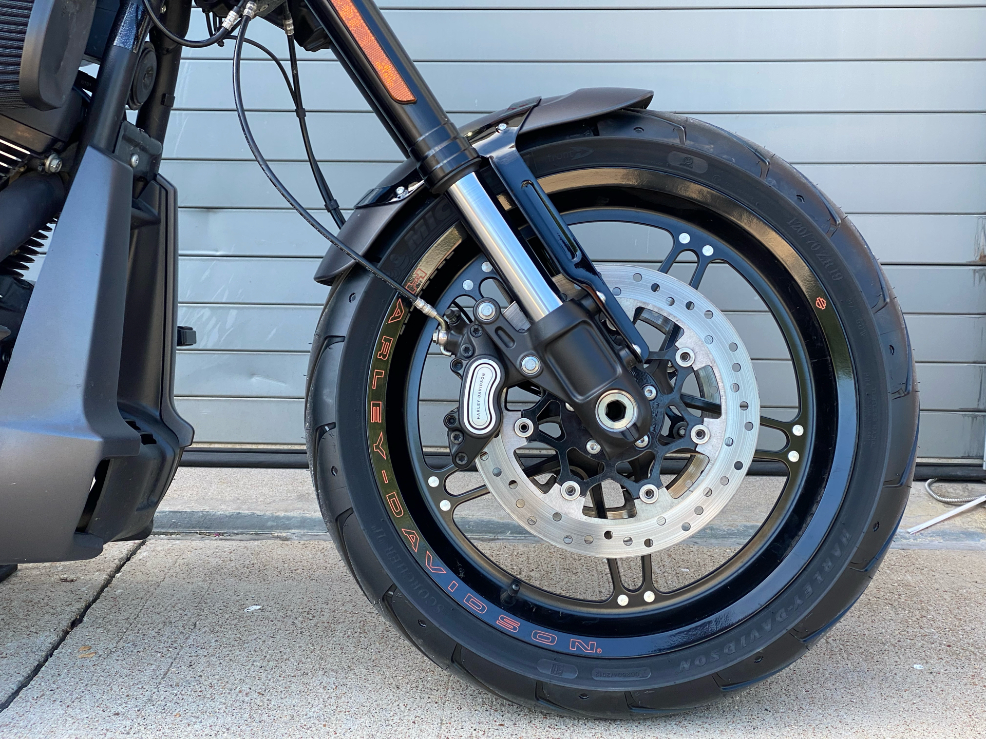 2019 Harley-Davidson FXDR™ 114 in Grand Prairie, Texas - Photo 4