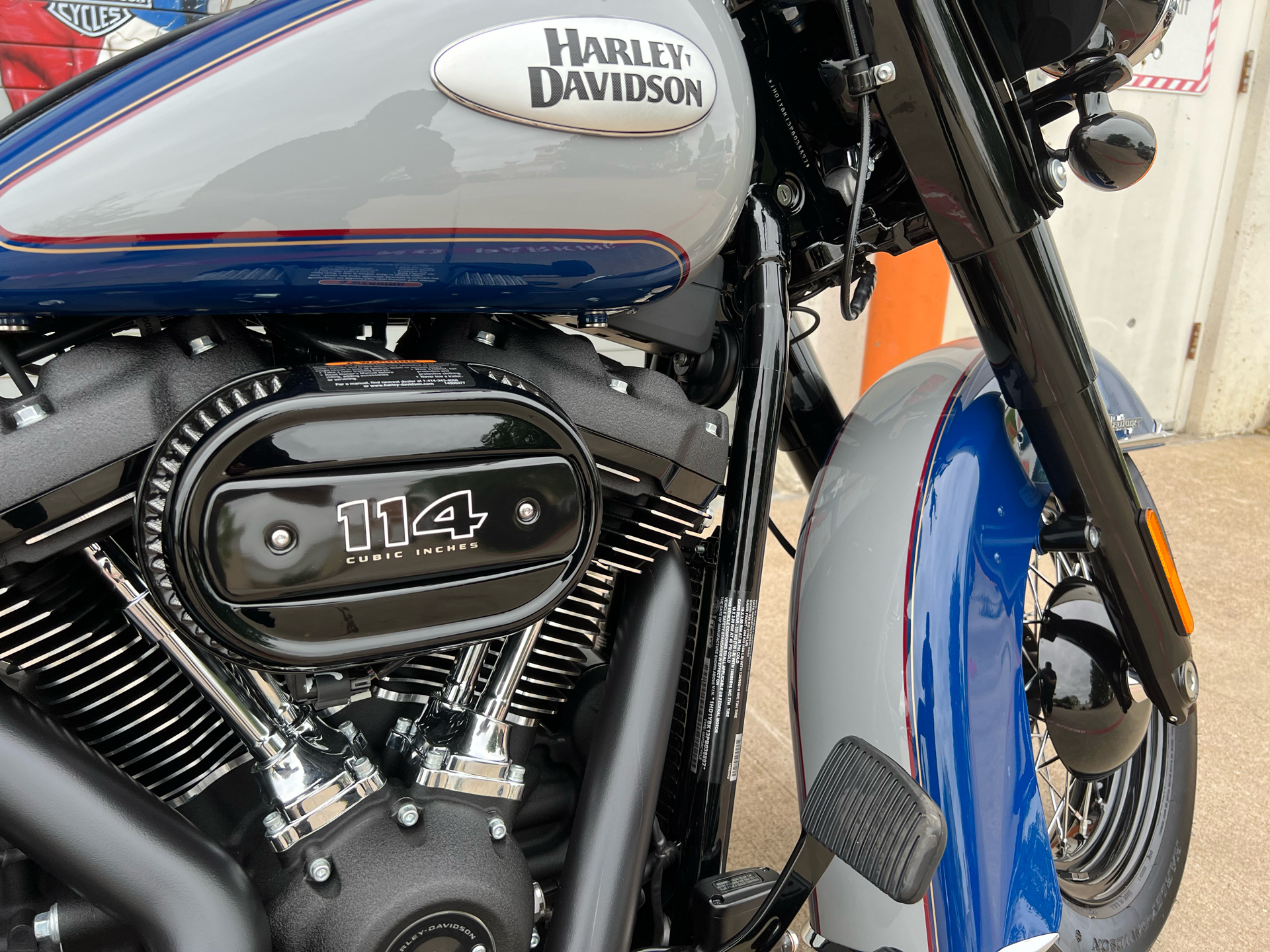 2023 Harley-Davidson Heritage Classic 114 in Grand Prairie, Texas - Photo 2
