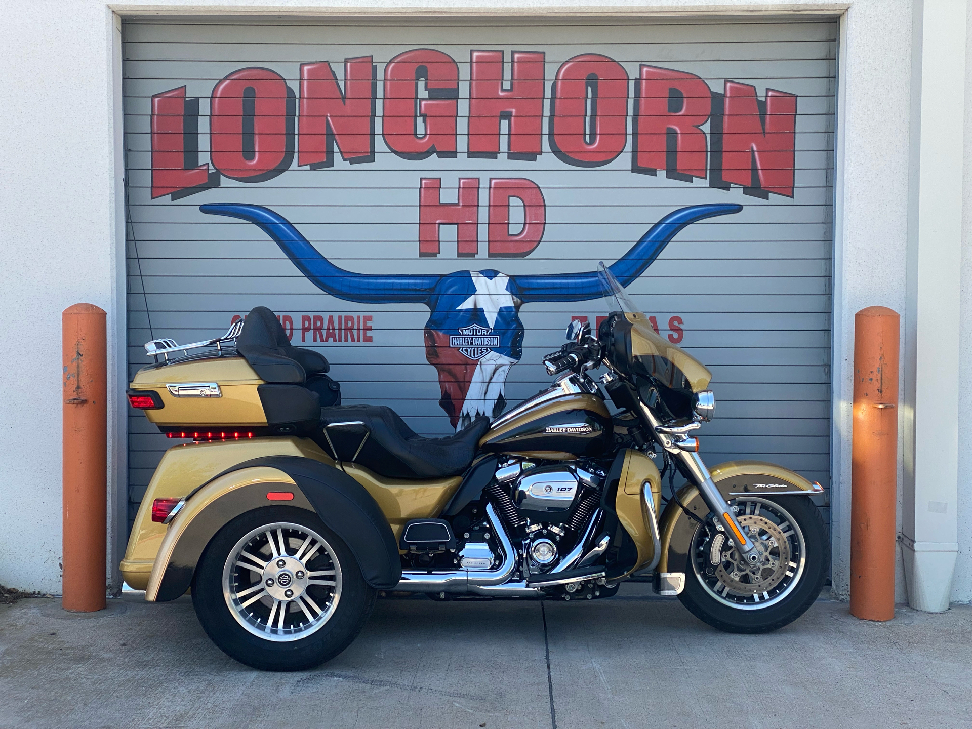 2017 Harley-Davidson Tri Glide® Ultra in Grand Prairie, Texas - Photo 1